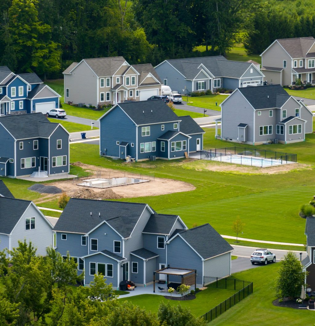 B2B-Live: Housing market in the USA. Residential homes in suburban sprawl development